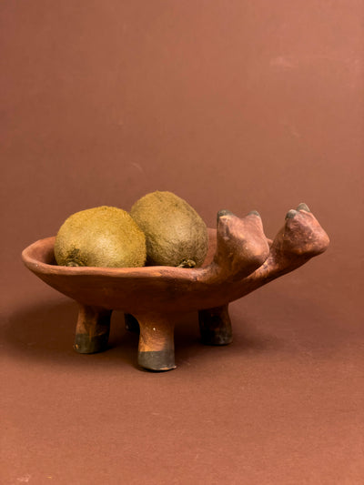 Vas Decorativ Zoomorf din Ceramică - Bou cu Două Capete, Simbolul Puterii Masculine