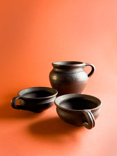 cana-rotunjoara-ceramica-neagra-marginea-lucrata-manual-motiv-spirale-1