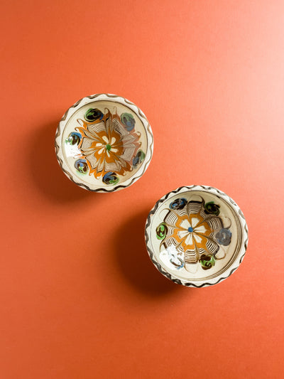 castron-10cm-ceramica-horezu-stefanescu-floare-caramizie-mijloc-albastru-muguri-albastru-verde-2