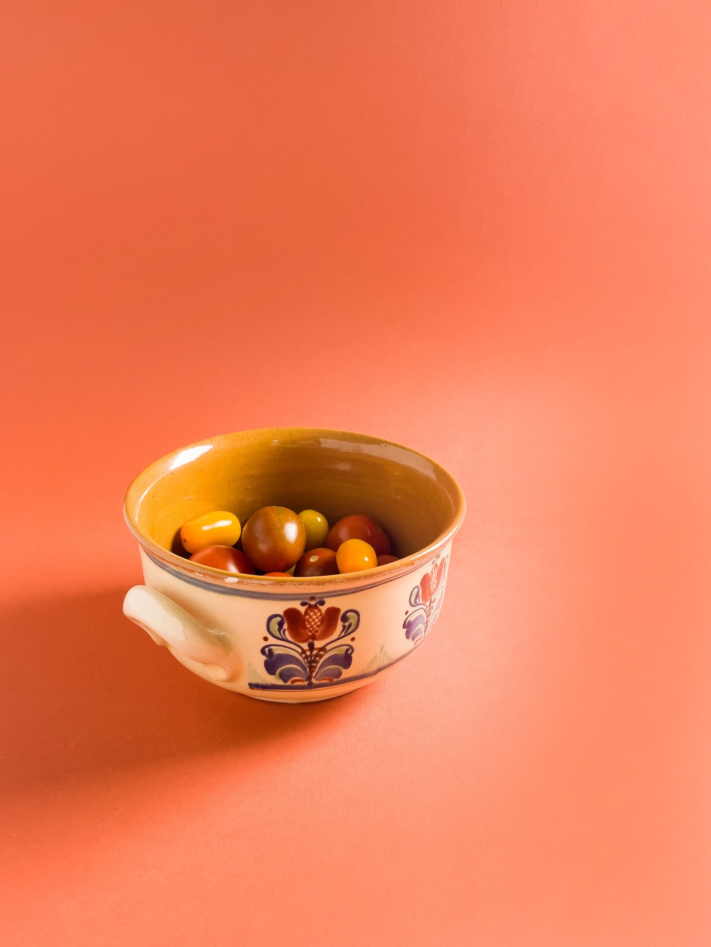 castron-toarte-pentru-supa-ceramica-corund-lucrata-manual-motiv-floral-lalele-rosii-1