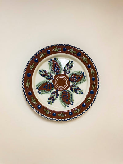 ceramica-baia-mare-liliana-ghilvacs-farfurie-24cm-floare-maro-brad-margine-maro-1