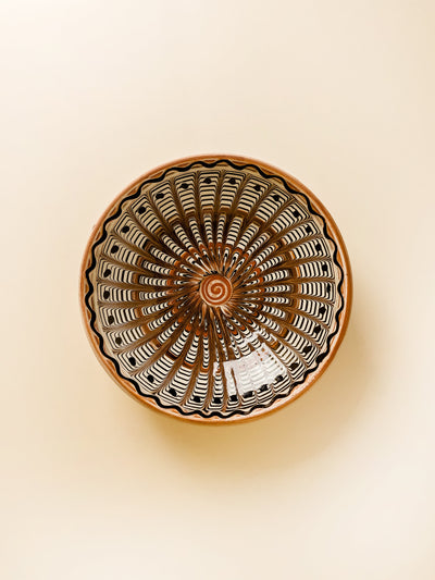 taier-15cm-ceramica-horezu-popa-paun-maro-caramiziu-simplu-margine-coronita-maro-puncte-1